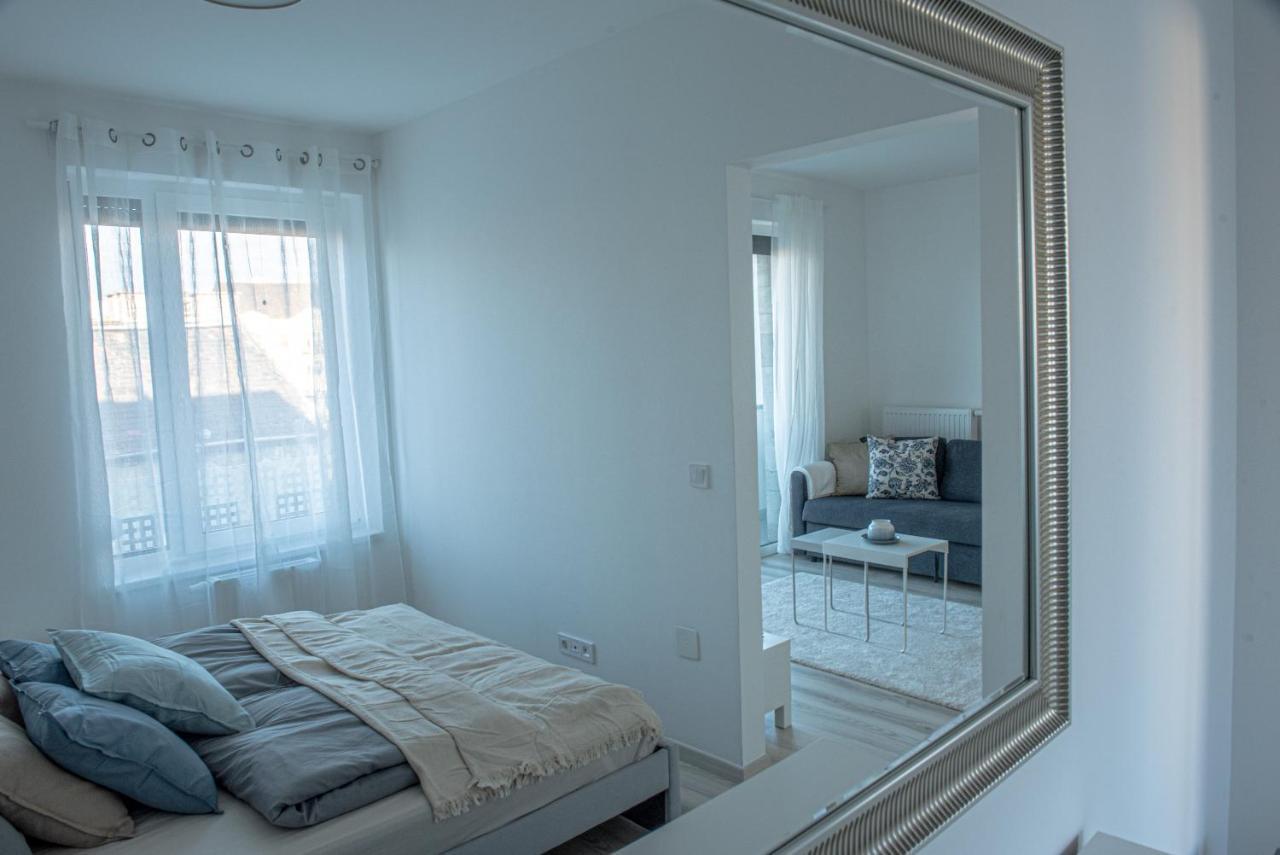 Dob36 Apartment With Free Private Parking And Balcony Budapest Esterno foto