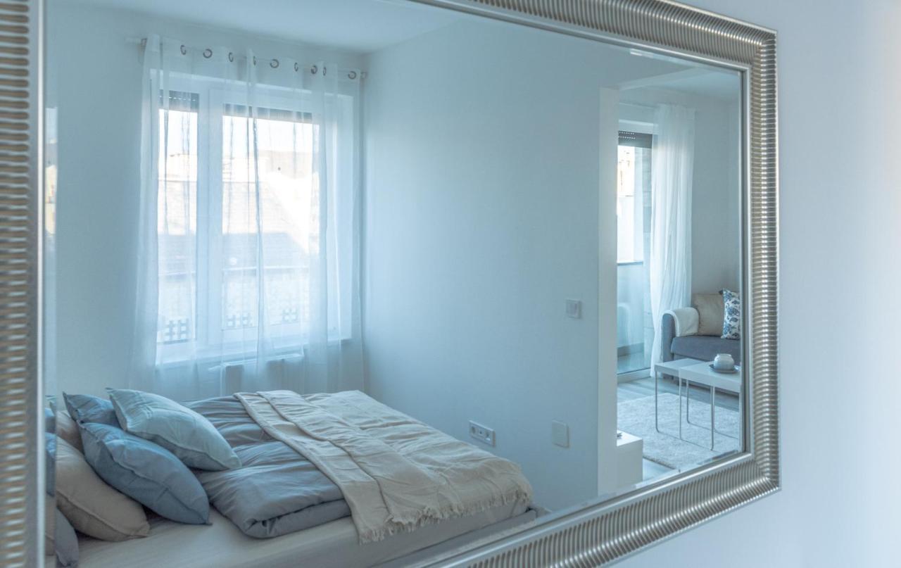Dob36 Apartment With Free Private Parking And Balcony Budapest Esterno foto