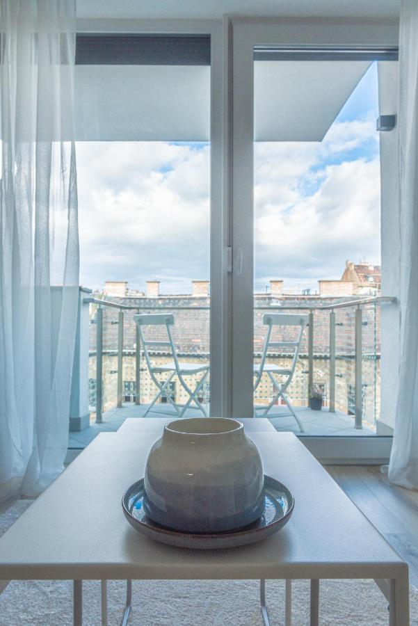 Dob36 Apartment With Free Private Parking And Balcony Budapest Esterno foto