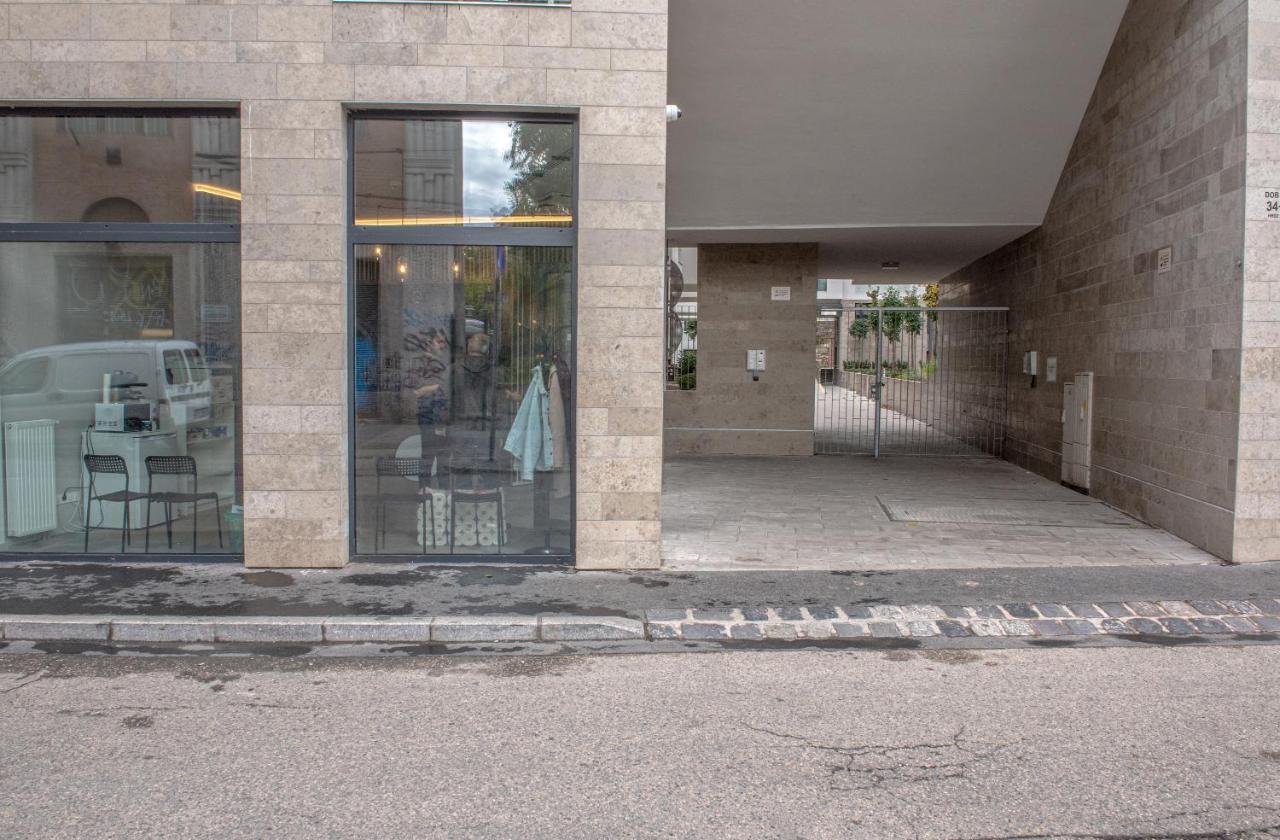 Dob36 Apartment With Free Private Parking And Balcony Budapest Esterno foto