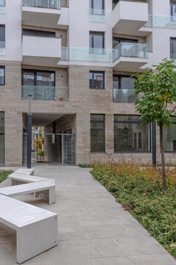 Dob36 Apartment With Free Private Parking And Balcony Budapest Esterno foto