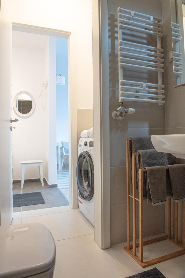Dob36 Apartment With Free Private Parking And Balcony Budapest Esterno foto