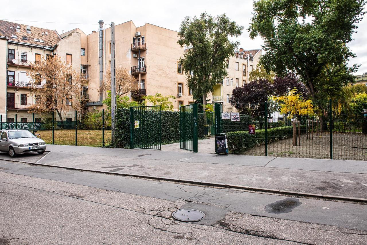 Dob36 Apartment With Free Private Parking And Balcony Budapest Esterno foto