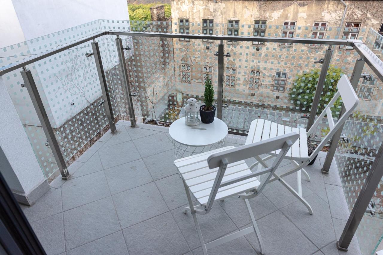 Dob36 Apartment With Free Private Parking And Balcony Budapest Esterno foto