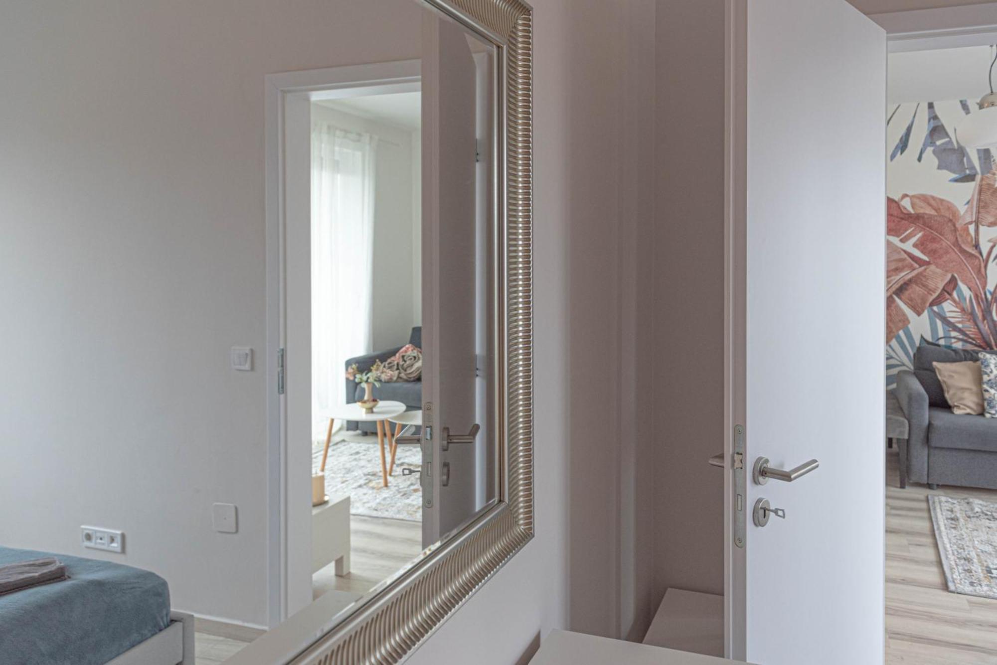 Dob36 Apartment With Free Private Parking And Balcony Budapest Esterno foto